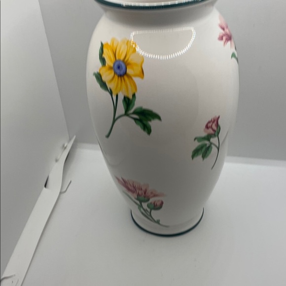 Tiffany & Co. Floral Vase with Blue, Yellow, and Pink Flower Accents - Picture 8 of 8